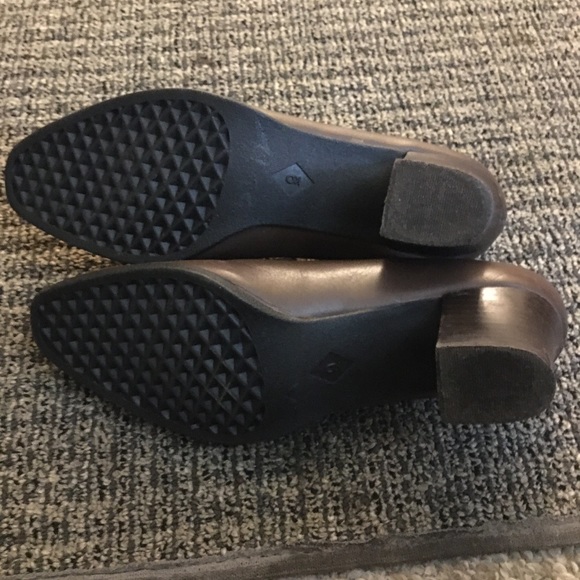 Woman’s brown heels, size 9 - Picture 4 of 5